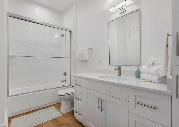Whimsical Way 4 Beds 4 Baths New Near Holiday home *