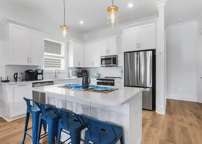 Whimsical Way 4 Beds 4 Baths New Near Holiday home *